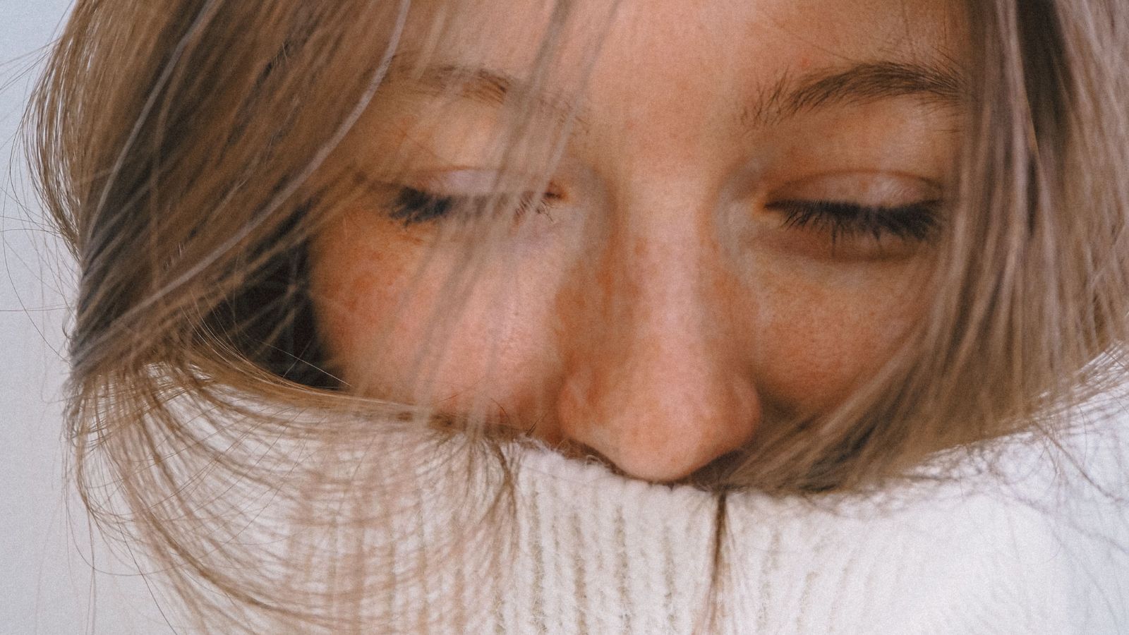 Neurodermitis, Rosazea & Vitiligo: NICAMA und Deutscher Neurodermitis Bund über Hautpflege & Selbsthilfe